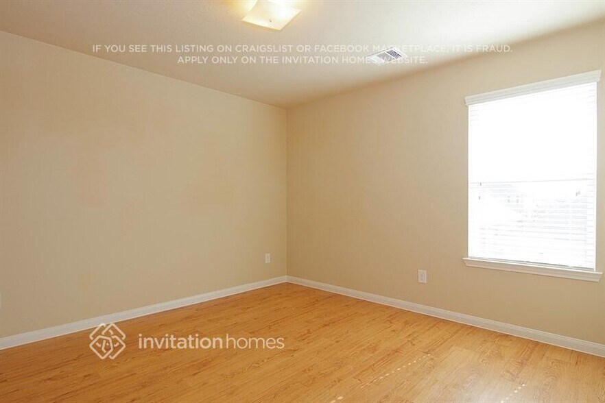 Building Photo - 18811 Dennington Dr