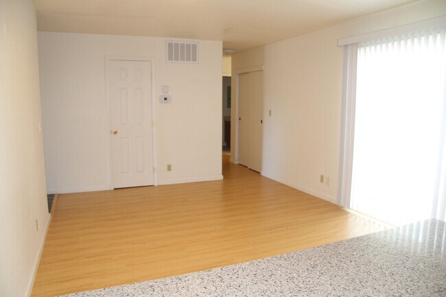 Building Photo - 41058 Bairo Ct