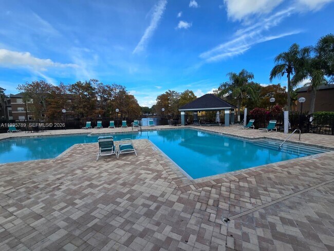 Building Photo - 4518 Commander Dr