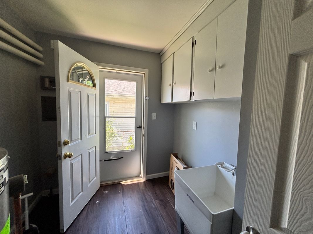 Building Photo - 8145 Lozier Ave