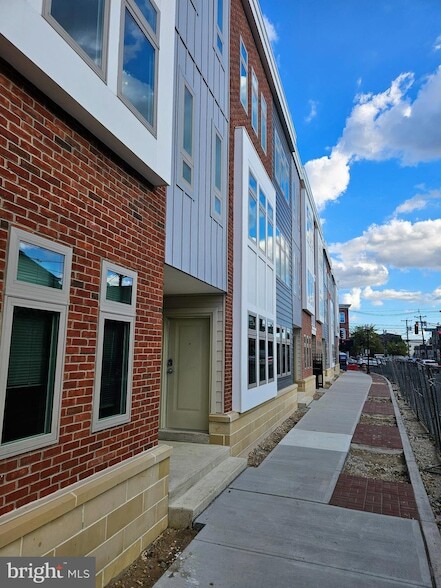 Building Photo - 200 Hamilton Ave