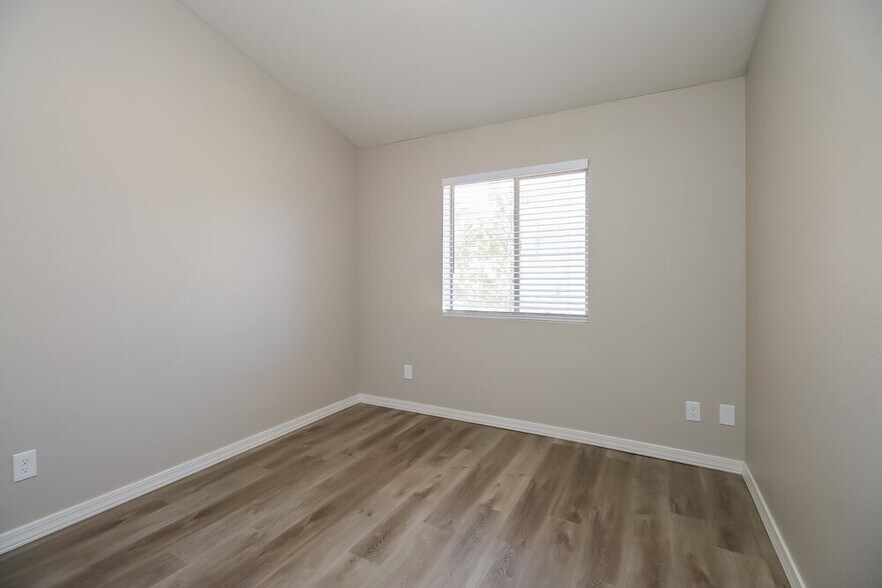 Building Photo - 727 N Sulleys Dr
