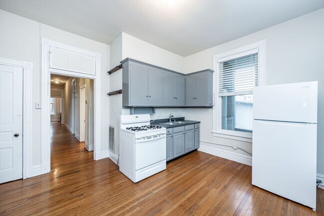 Building Photo - 3127 W Franklin St