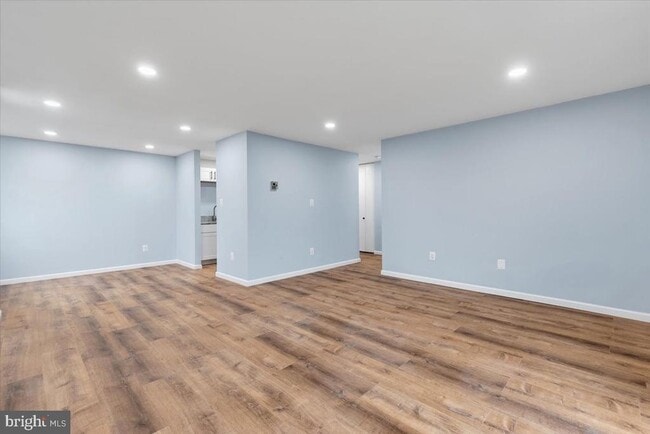 Building Photo - 4520 King St