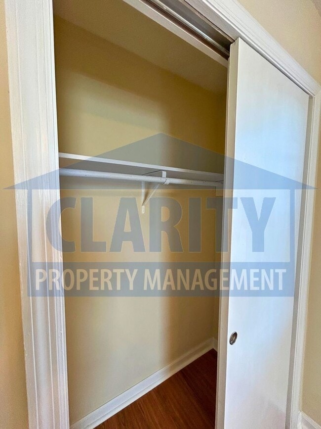 Building Photo - ***1/2 OFF 1ST MONTH'S RENT!!!***