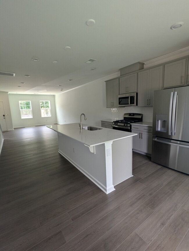 Building Photo - 677 Mirkwood Ave