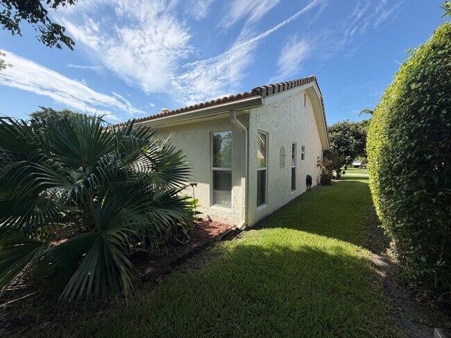 Building Photo - 7758 Cloverfield Cir