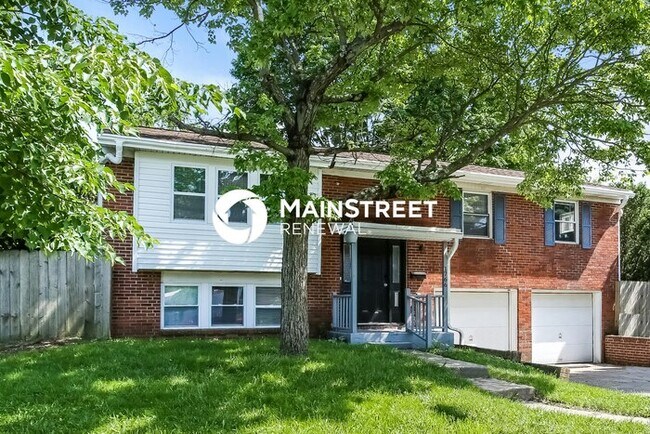 Building Photo - 3 Bedroom Pet-Friendly Home in Columbus, OH with Main Street Renewal