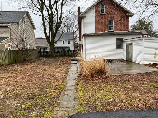 Building Photo - Spacious Manheim 3 Bedroom, 2 Bath House