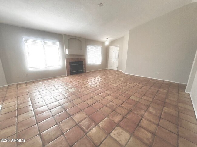 Building Photo - Charming 3 bedroom, 2 bath single story home with 2 car garage in Chandler