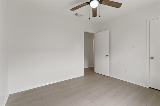 Building Photo - 2024 Oakmeadow St