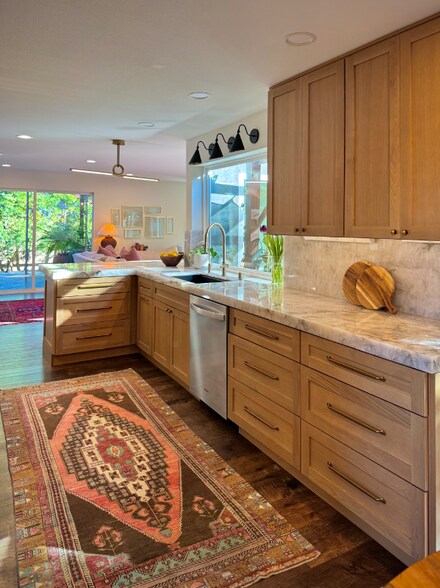 Building Photo - 6902 Vista Del Sol Dr