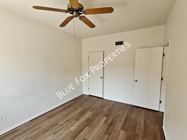 Building Photo - 2415 W Calle Retana