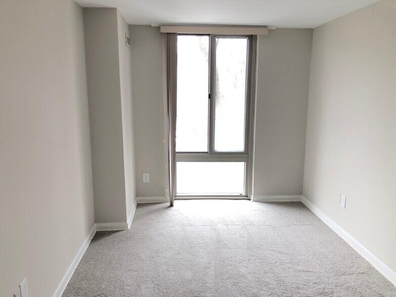 Bedroom - 950 25th St NW