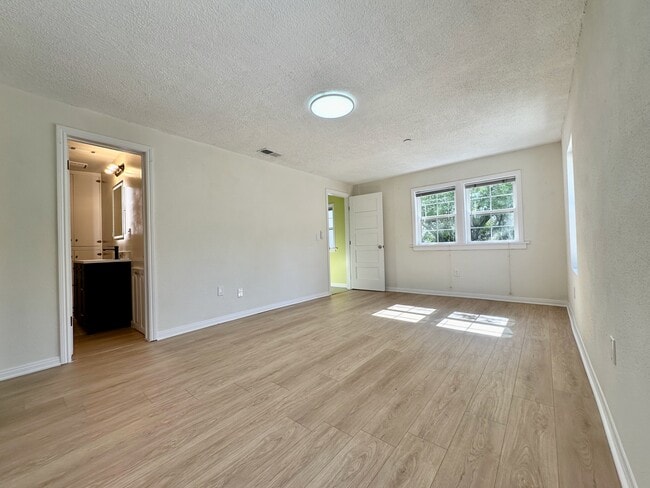 Building Photo - 7755 Mango Ave