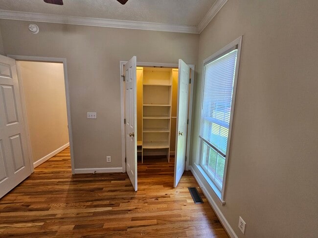 Building Photo - 8638 Reedy Creek Rd