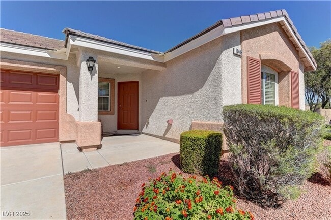 Building Photo - 10403 Madagascar Palm St