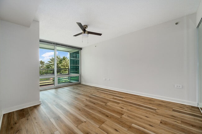Building Photo - 9655 Woods Dr