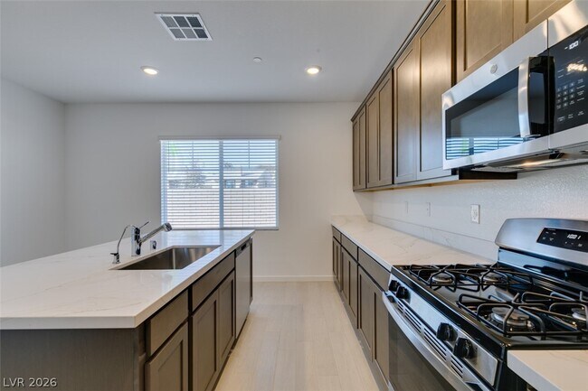 Building Photo - 405 Isla Enclave Wy