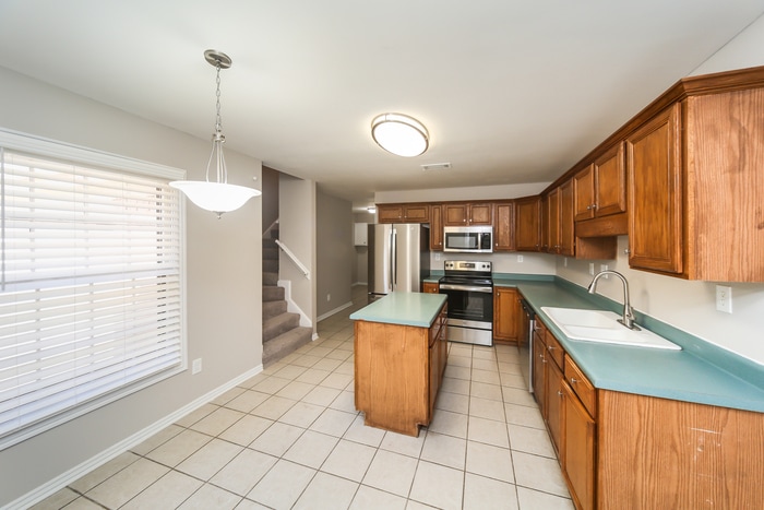 Building Photo - 554 N Sanga Rd