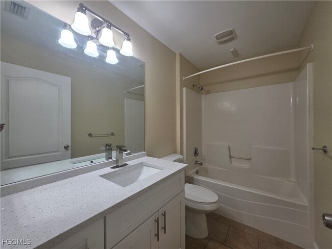 Building Photo - 4401 NE 21st Ct