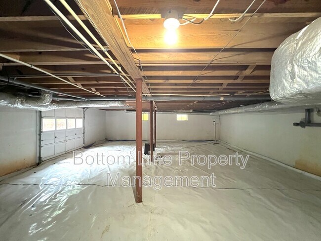 Building Photo - 186 Niven Rd