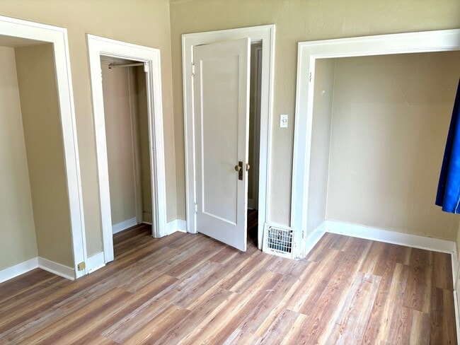 Building Photo - Historic Milwaukie 3 bedroom bungalow with...
