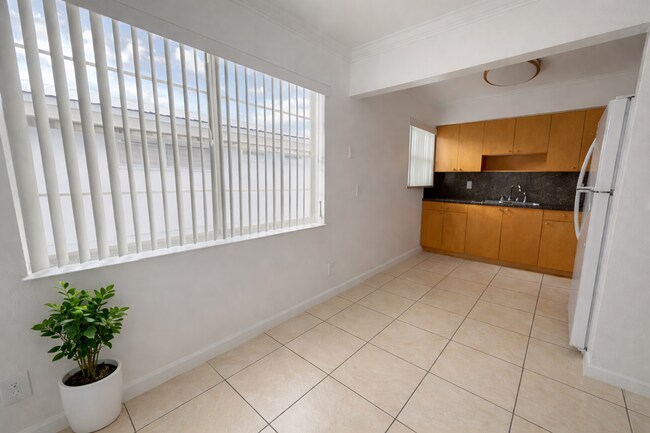 Building Photo - 3500 Jackson St Hollywood, FL 33021