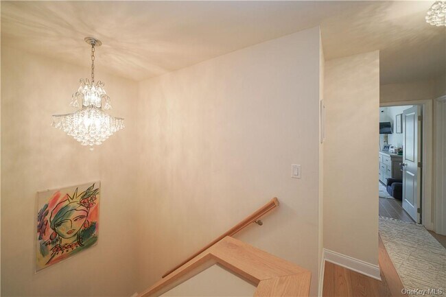 Building Photo - 20 Deforest Dr