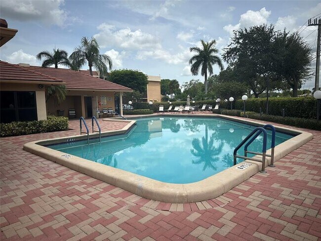 Building Photo - 6123 Coral Lake Dr