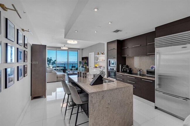 Building Photo - 900 Biscayne Blvd