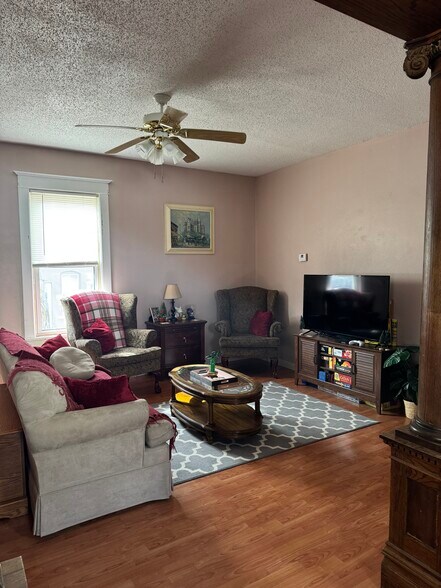 Building Photo - 810 N Broad St