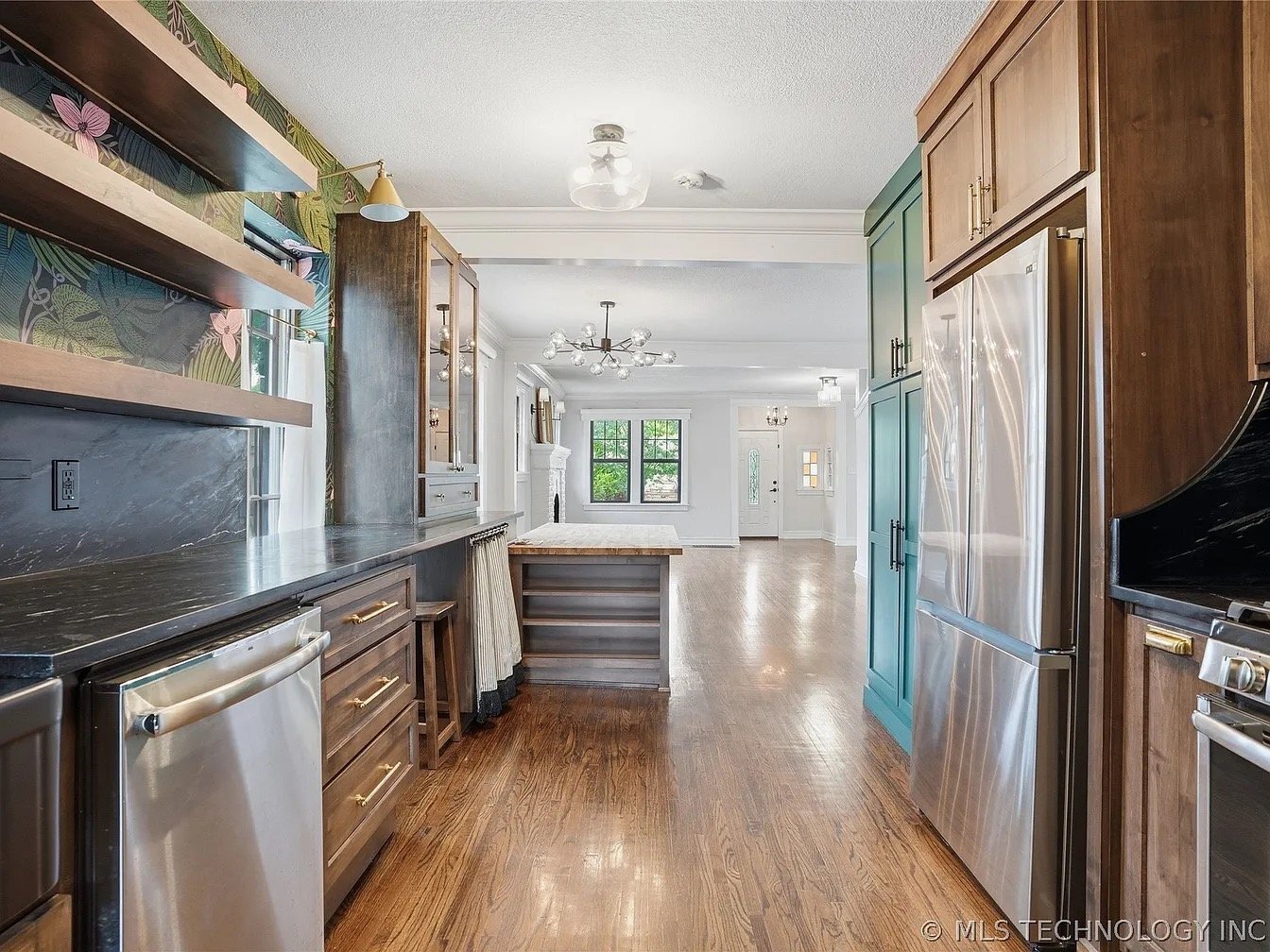 Building Photo - 1623 S Victor Ave