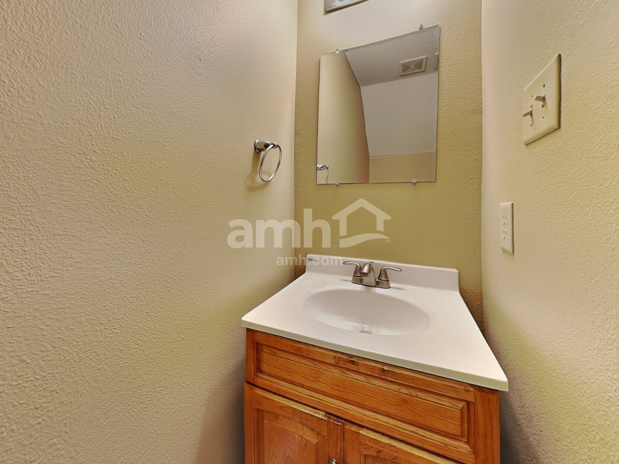 Building Photo - 12115 Maize Dr