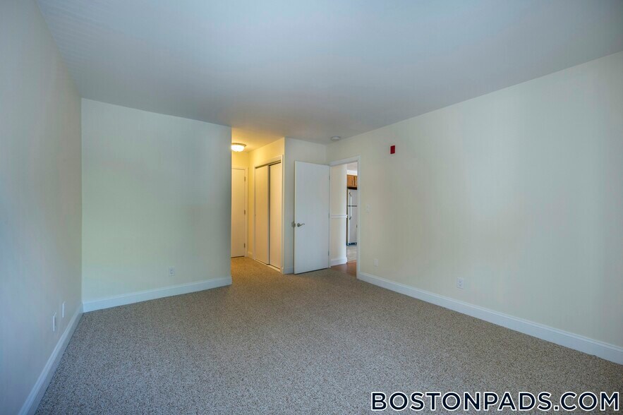 Building Photo - 20 Westgate Dr