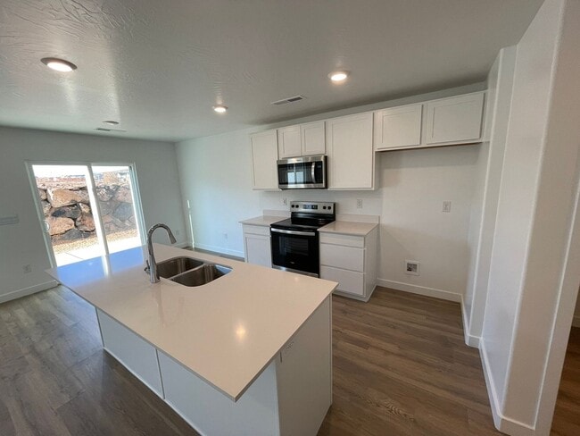 Building Photo - Brand New 3-Bed/2.5 Bath Town Home