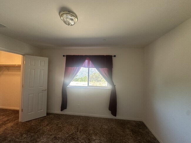 Building Photo - 43287 Lower Hilltop Ln