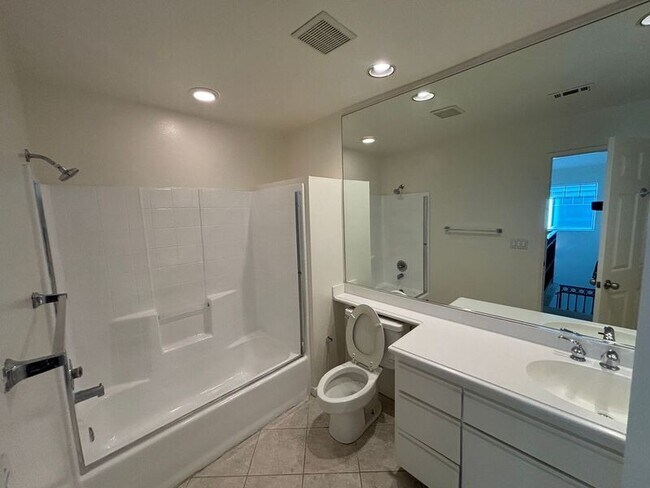 Building Photo - 525 Orange Grove Pl