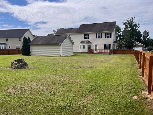 Building Photo - Avail NOW'n ROCK CREEK!