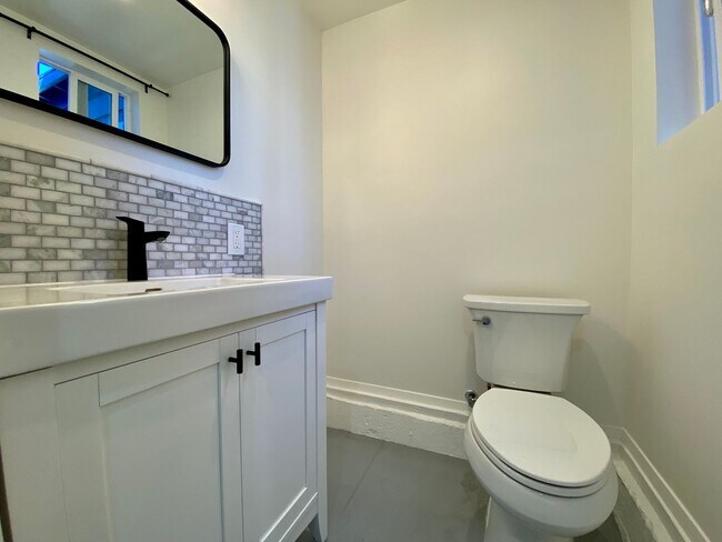 Building Photo - Remodeled 3BR, 2BA with Orchard, Garage & ...
