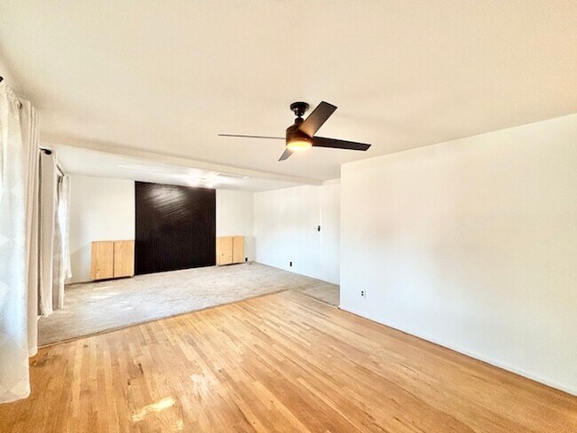 Building Photo - South Denver Brick Ranch
