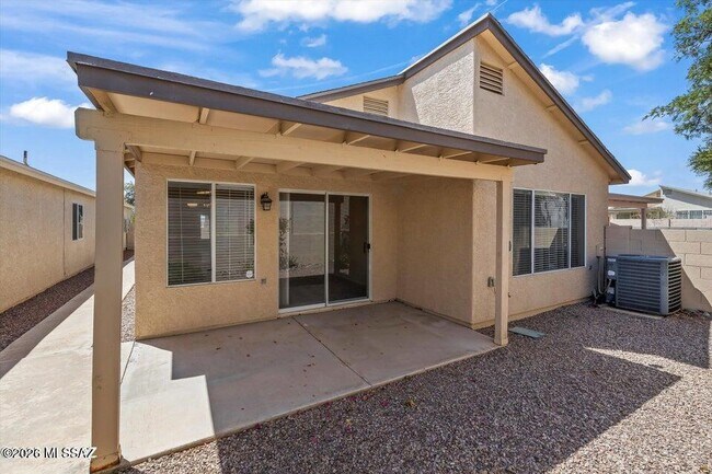 Building Photo - 8142 N Millwheel Pl