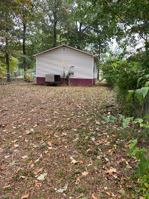 Building Photo - 1900 Tinsley Pl