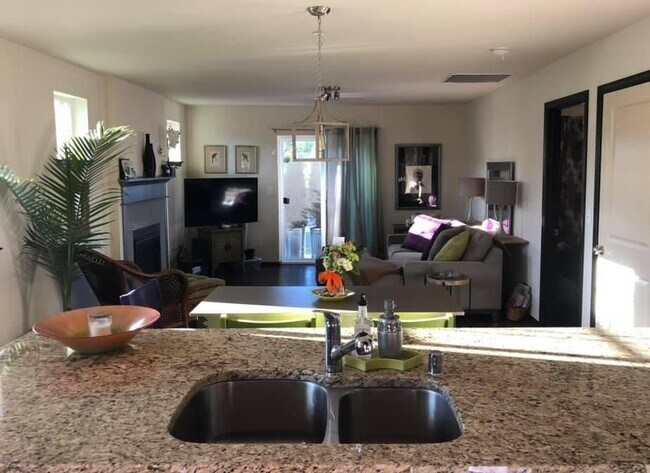 Great open living space - 718 Violet Ln