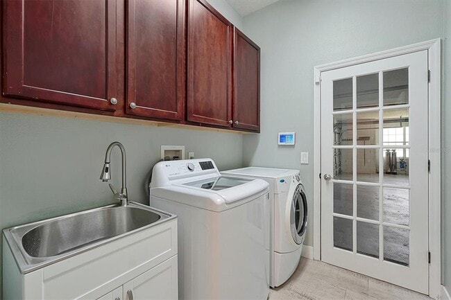 Building Photo - 231 Lakay Pl