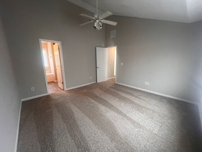 Building Photo - Charming 3-Bedroom Home with Endless Poten...