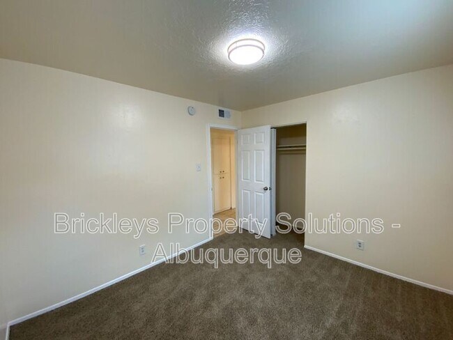 Building Photo - 12700 Mountain Rd NE