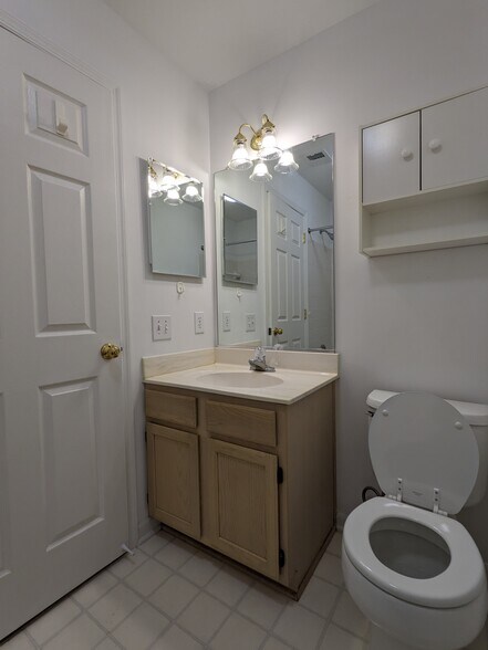 Building Photo - 13101 Briarcliff Ter