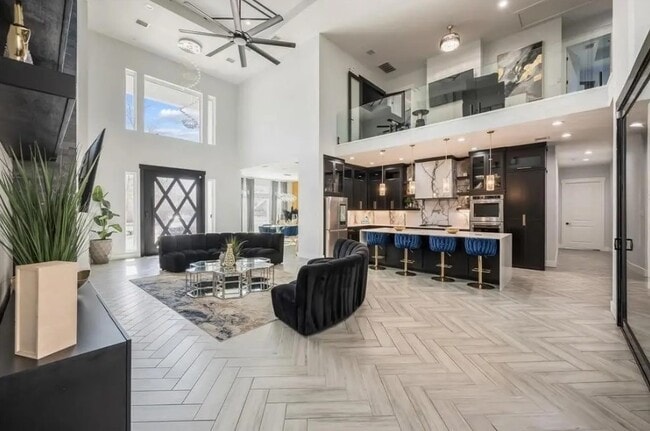 Building Photo - 13 Rd 660