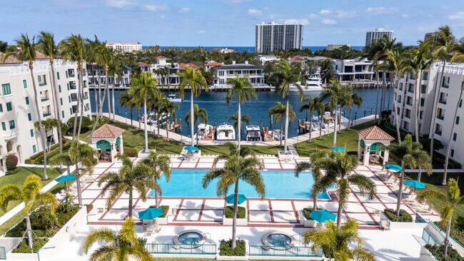 Building Photo - 100 SE 5th Ave